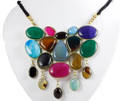 25% OFF on Vinnis Metal, Alloy, Stone Necklace