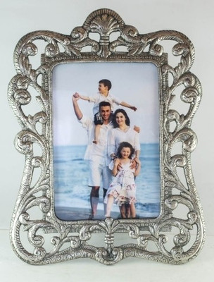 11% OFF on Creative Delights Metal Photo Frame 11% OFF on Creative Delights Metal Photo Frame