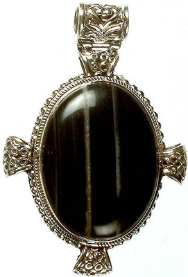 Exotic India Oval Agate Sterling Silver Pendant