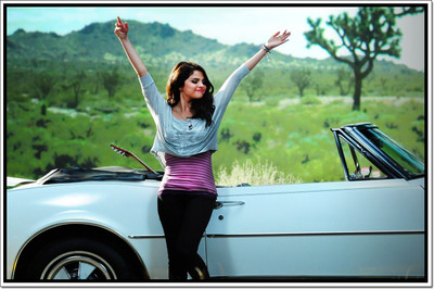 37% OFF on Selena Gomez Poster Paper Print