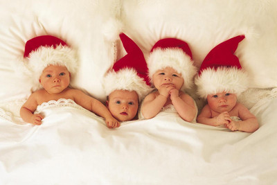 31% OFF on Child's Love - Christmas Babies Paper Print