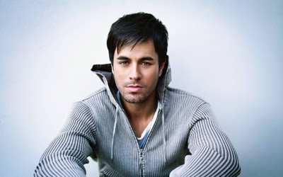 60% OFF on Enrique Iglesias (L) Photographic Paper