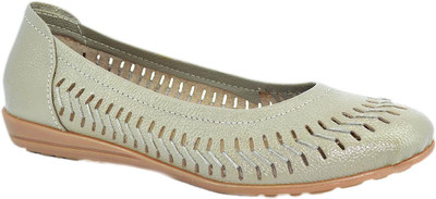 40% OFF on Blue Parrot 0820 Beige Flats