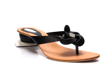 43% OFF on Laila Collections Late7150000bw Flats 43% OFF on Laila Collections Late7150000bw Flats