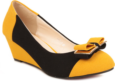 69% OFF on Frenzy Irune Wedges