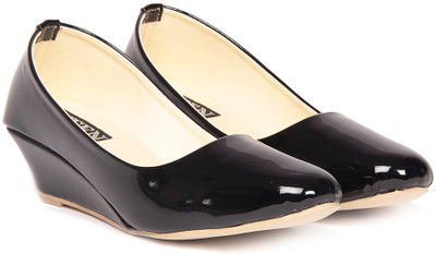 54% OFF on TEN Glossy Black Wedges 54% OFF on TEN Glossy Black Wedges