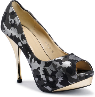 30% OFF on Aqua Heels