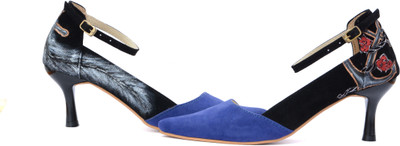 32% OFF on Wearmates Silver Feather And Anchor Heels 32% OFF on Wearmates Silver Feather And Anchor Heels