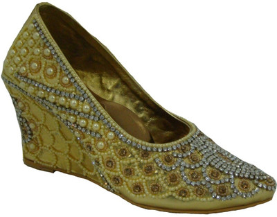 37% OFF on Senso Vegetarian Gold Wedges