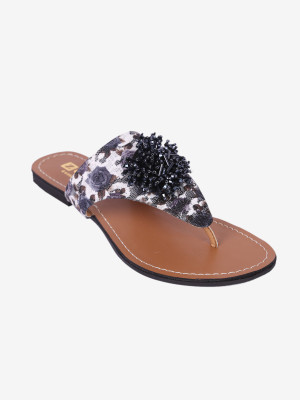 51% OFF on Zotti Flats