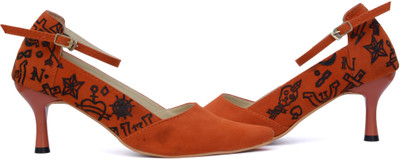 40% OFF on Wearmates Skull And Cross Design Heels