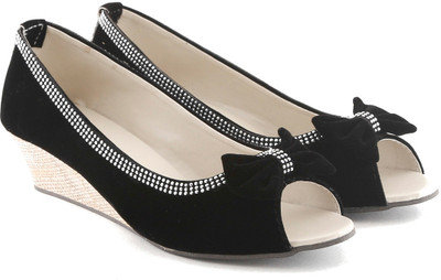 44% OFF on Cenizas Bow Shine Wedges