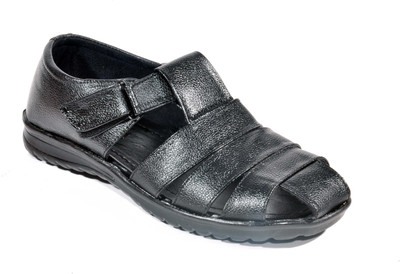 55% OFF on Kohinoor Cool Black Sandals 55% OFF on Kohinoor Cool Black Sandals