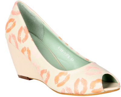 70% OFF on La Isla Wedges