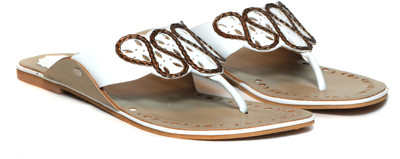 Craze Shop White Kohlapuri Flats