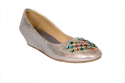 50% OFF on Studio 9 Wedges 50% OFF on Studio 9 Wedges