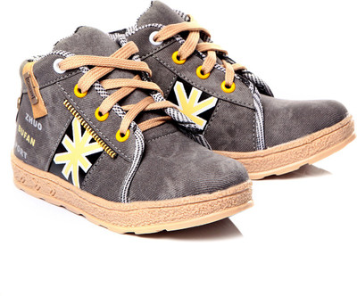 46% OFF on Trilokani Boy Casual Shoes