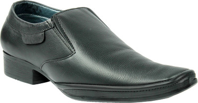 10% OFF on Leatherworld Milaan Club Slip On