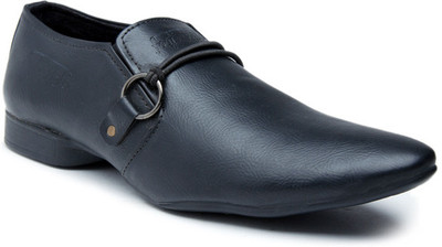55% OFF on Foot n Style FS123 Slip On