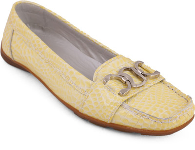 60% OFF on Ilian Fossa Yellow Loafers