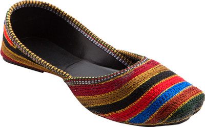 50% OFF on Paduki Ethnic Mojaris