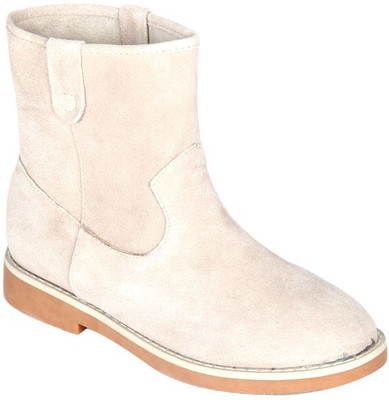 39% OFF on Venus Steps Boots