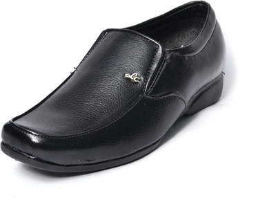 67% OFF on Aadolf 45 Slip On