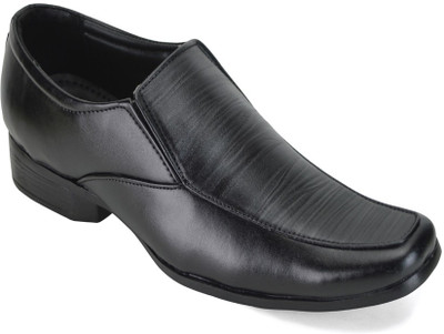 44% OFF on Winkel Black Slip On Shoes