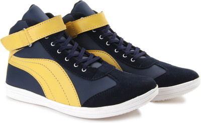 62% OFF on Andrew Scott Roxy Sneakers