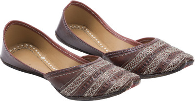 60% OFF on Ridhi Sidhi Brown Jutis