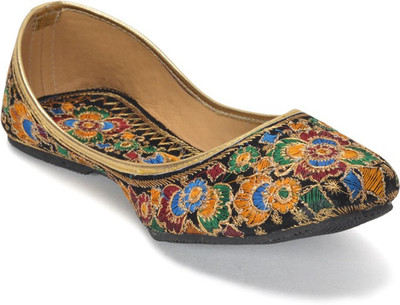 39% OFF on Paduki Ethnic Footwear Jutis