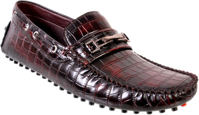 56% OFF on Tiger Wood Crocodile Loafers 56% OFF on Tiger Wood Crocodile Loafers