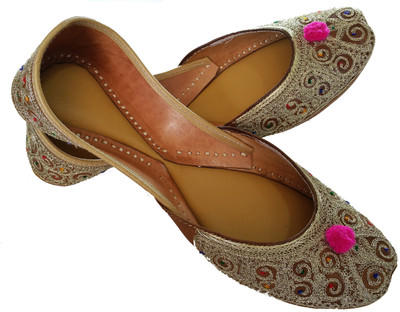 53% OFF on Sukra Steps Brown Mojaris 53% OFF on Sukra Steps Brown Mojaris
