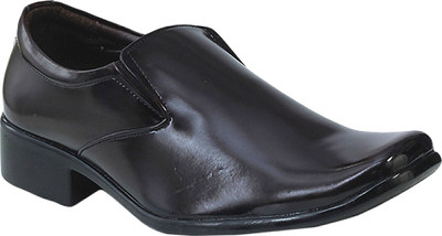 44% OFF on Tycoon Classic Slip On Shoes