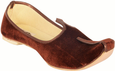 24% OFF on Pietaan Jutis Mojaris