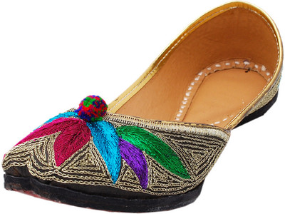 54% OFF on Saashiwear Punjabi Mojaris