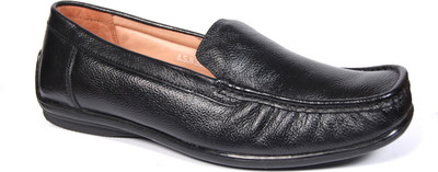 4% OFF on Runbird Classy Black Slip On Shoes