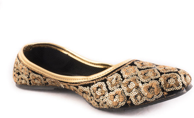 62% OFF on Forever Footwear Maharani Ethnic Jutis 62% OFF on Forever Footwear Maharani Ethnic Jutis