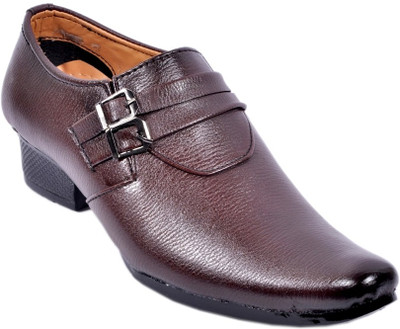 46% OFF on Wave Walk Unique Casual Shoes 46% OFF on Wave Walk Unique Casual Shoes