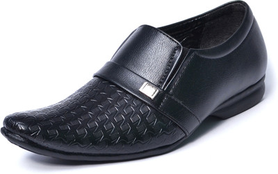 64% OFF on Aadolf 35 Slip On