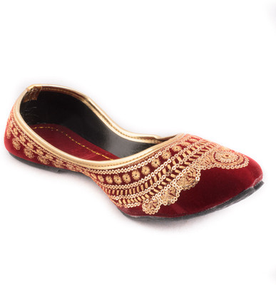62% OFF on Forever Footwear Jaipuri Jutis