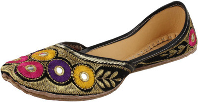 45% OFF on Saashiwear Punjabi Jutis