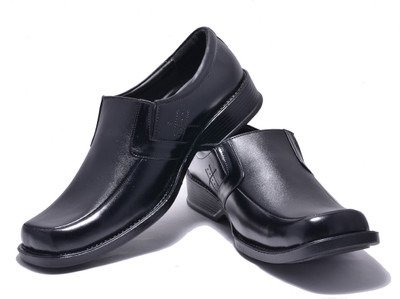 47% OFF on Sir Corbett Sonata Slip On Shoes
