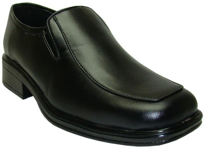 44% OFF on Winkel Black Slip On Shoes