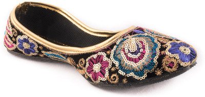 62% OFF on Forever Footwear Marwari Floral Mojaris