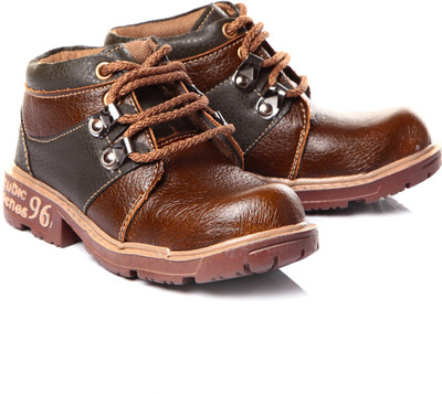 50% OFF on Trilokani Boy Casuals Shoes 50% OFF on Trilokani Boy Casuals Shoes