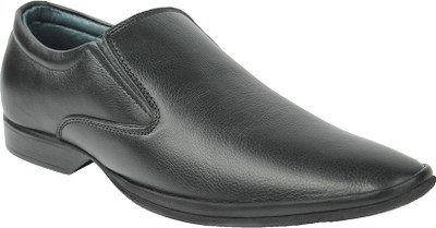 10% OFF on Leatherworld Milaan Club Slip On