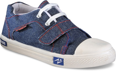 20% OFF on Yepme Fashionable Canvas Shoes