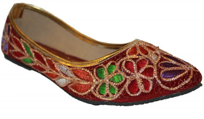 59% OFF on Authority Kolhapuri Multi Flower Jutis