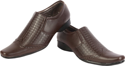 50% OFF on 100 Walker AR9035 Corporate Casuals